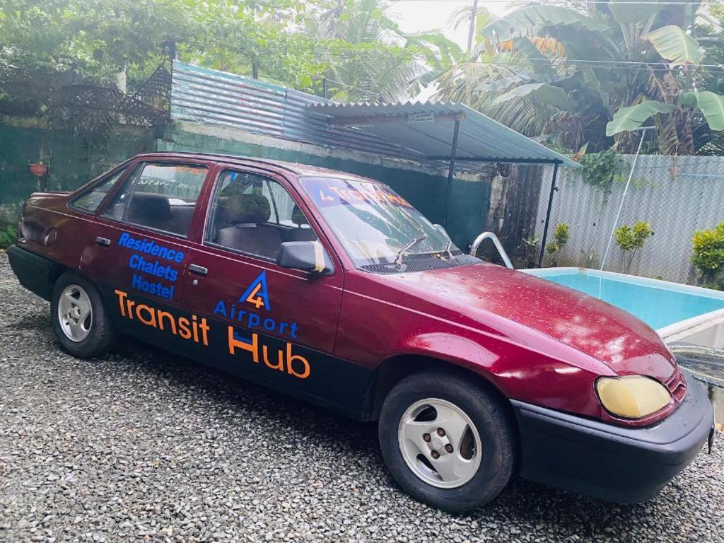 A4 Hostel Colombo Airport - Eco Lodge - Free Pickup & Drop Katunayaka Bagian luar foto